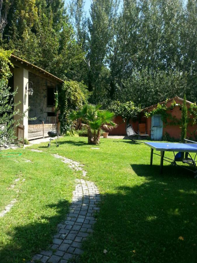 Le Mas Des Platanes Entraigues-sur-la-Sorgue Exteriör bild