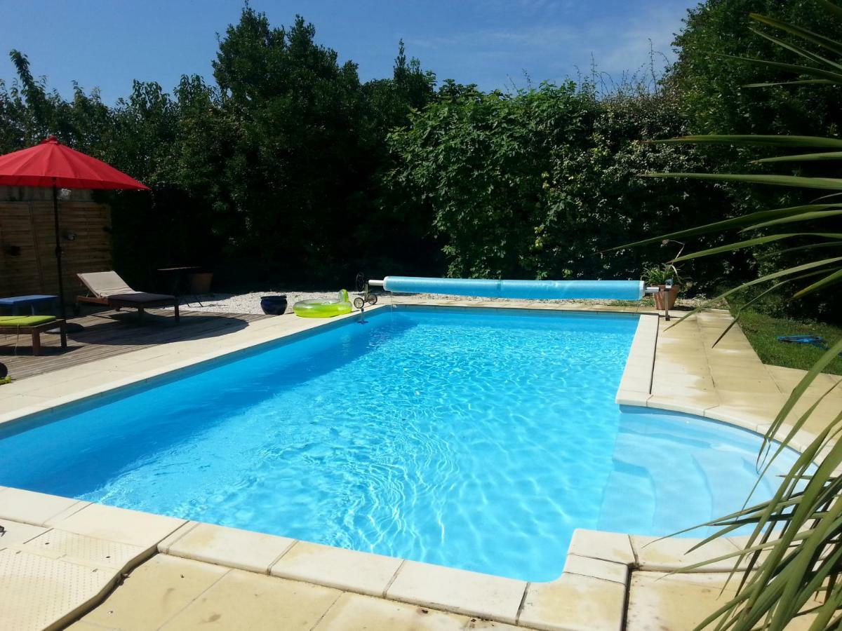 Le Mas Des Platanes Entraigues-sur-la-Sorgue Exteriör bild